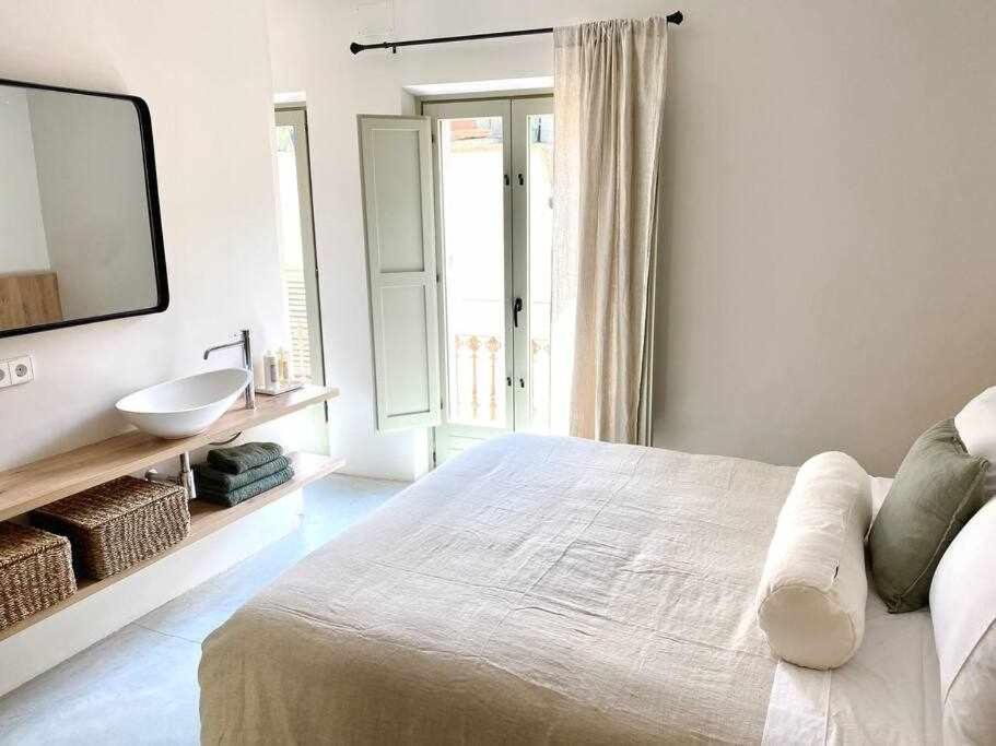 Velo Vern 3 Luxury Penthouse W Views Of City Wall 赫罗纳 外观 照片